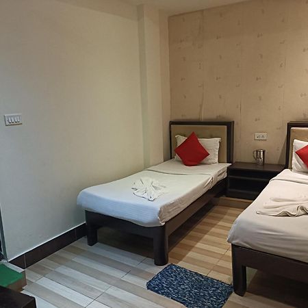 Hotel Serene 西隆 外观 照片