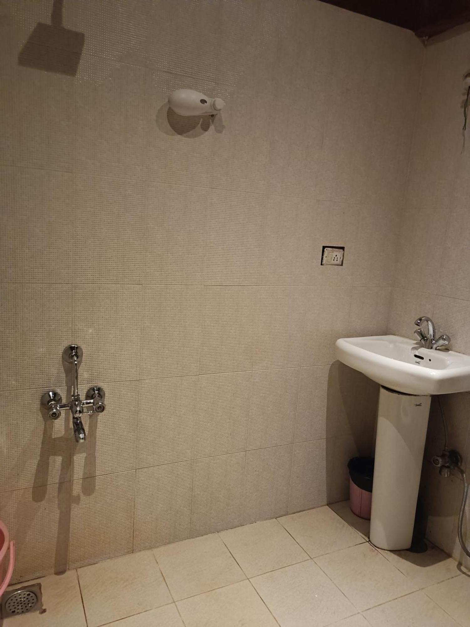 Hotel Serene 西隆 外观 照片