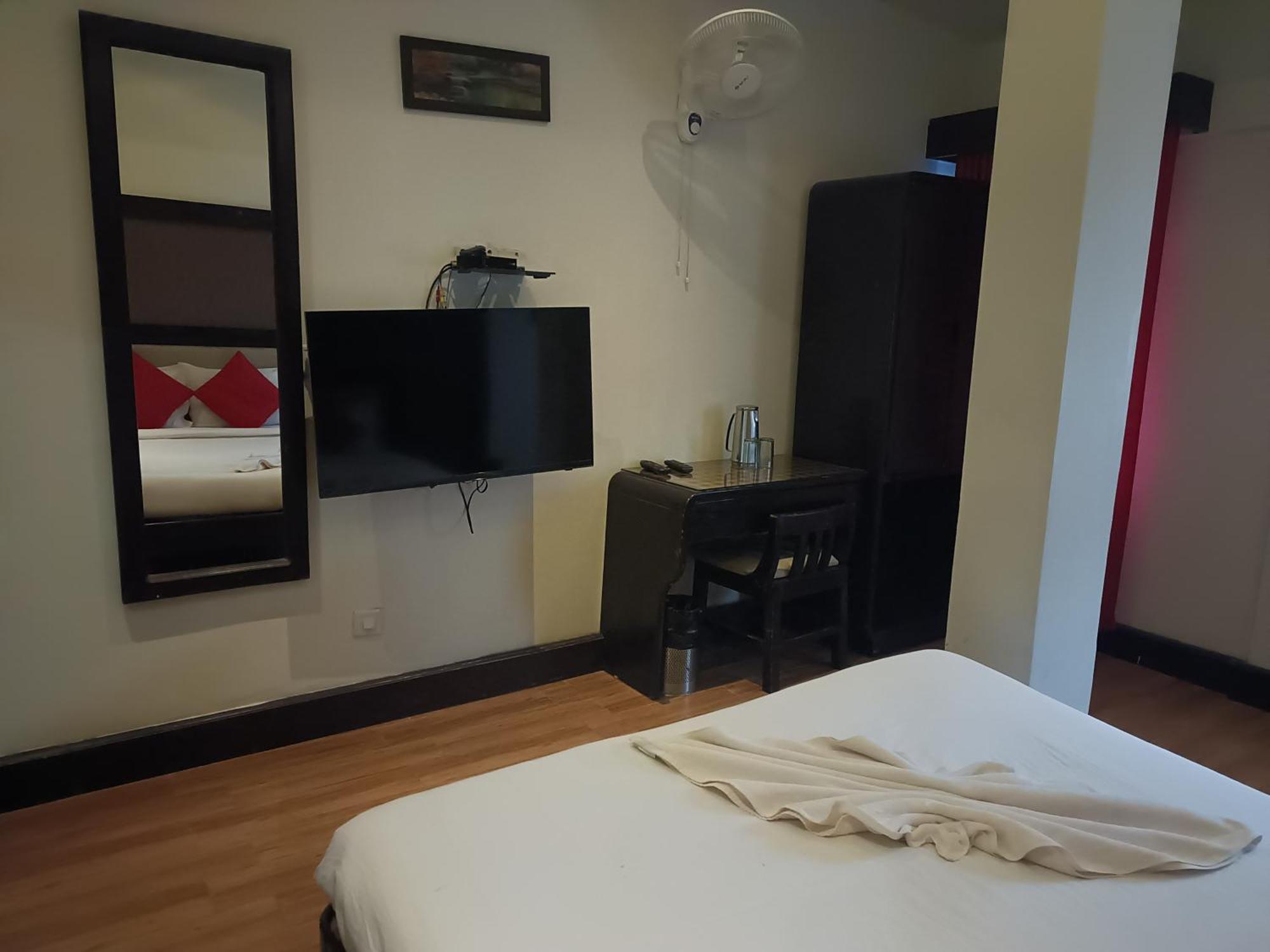 Hotel Serene 西隆 外观 照片