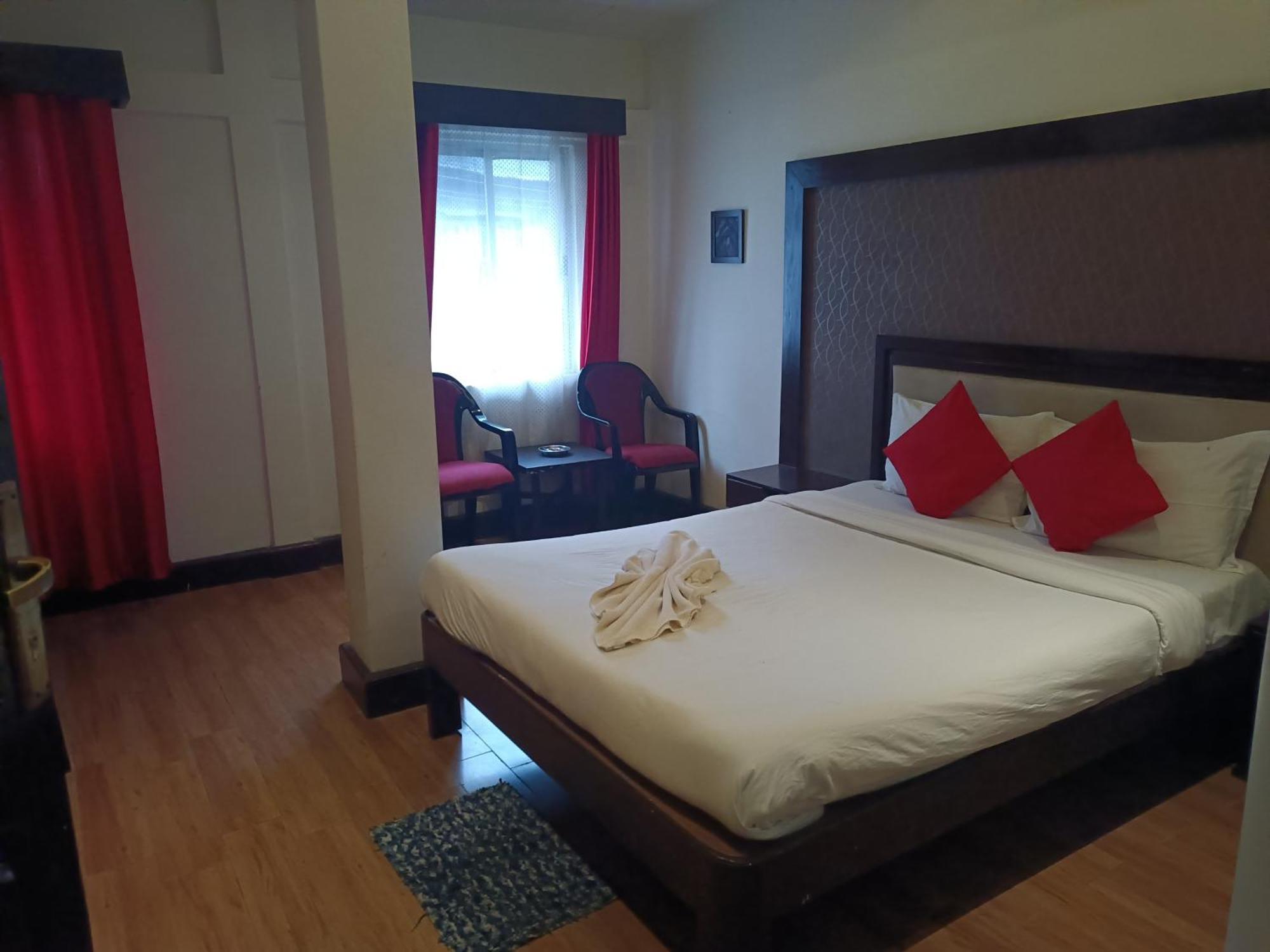 Hotel Serene 西隆 外观 照片
