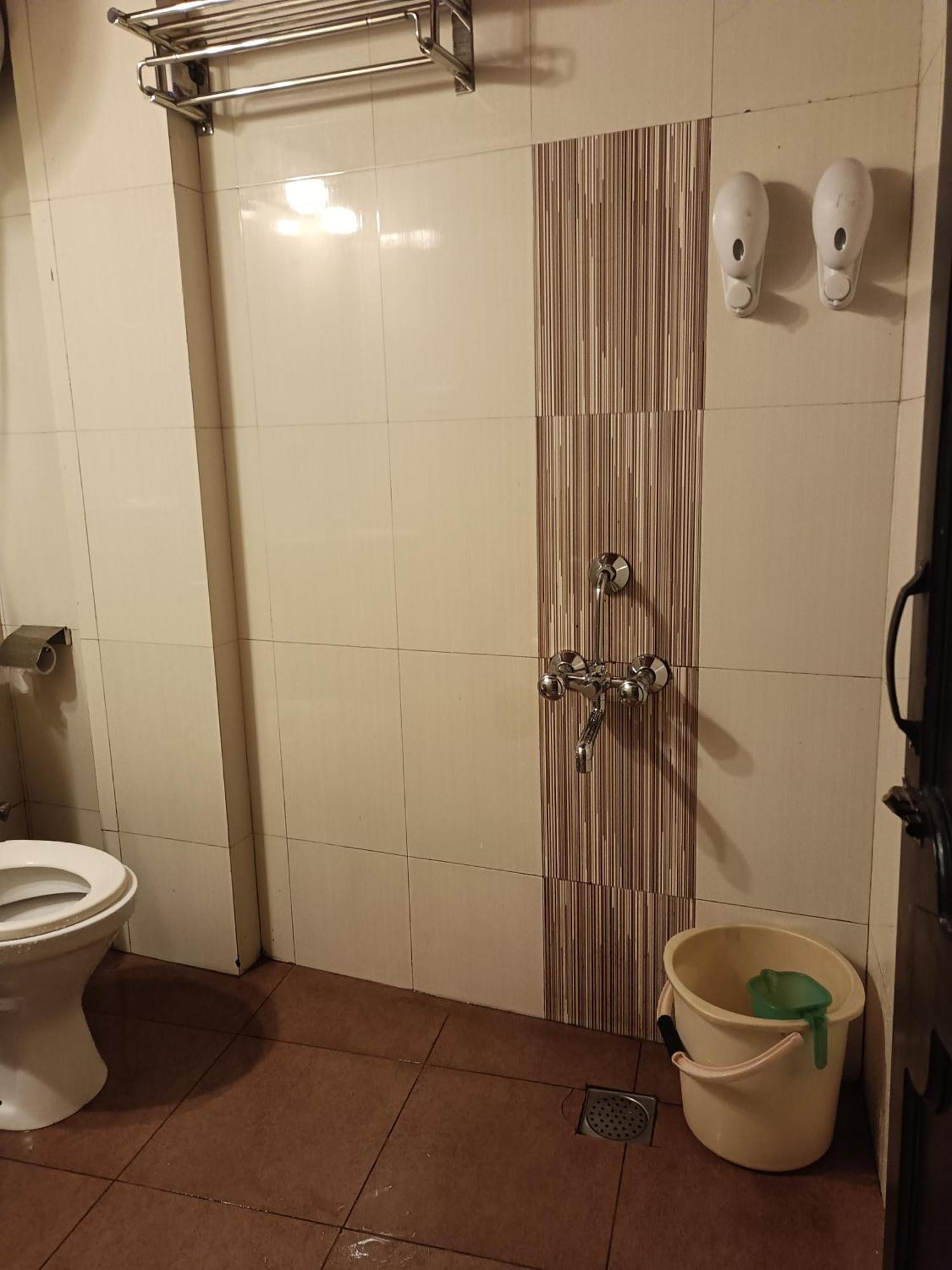 Hotel Serene 西隆 外观 照片