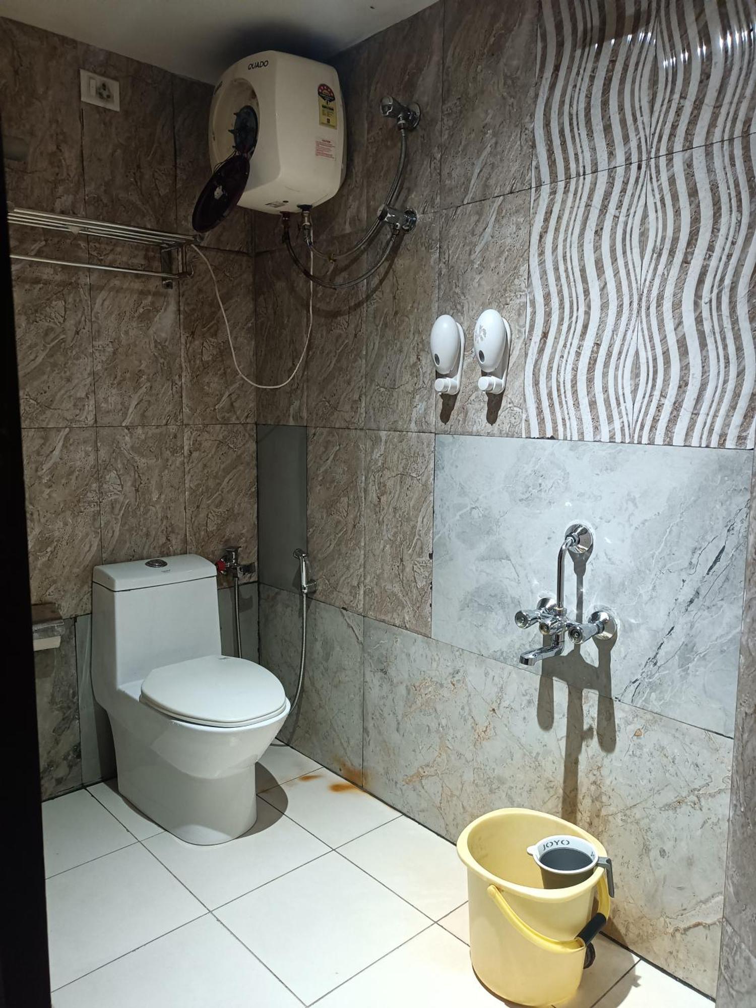 Hotel Serene 西隆 外观 照片