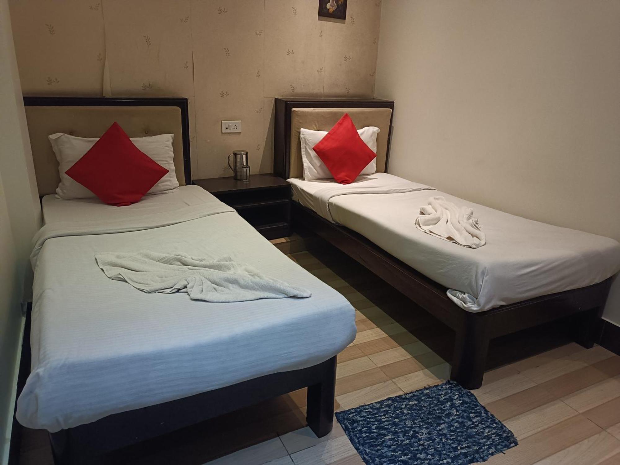 Hotel Serene 西隆 外观 照片