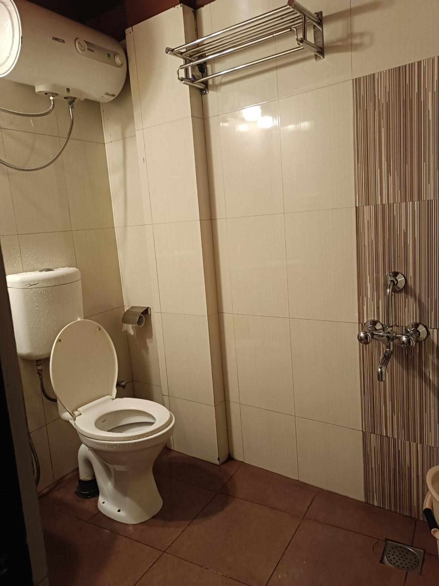 Hotel Serene 西隆 外观 照片