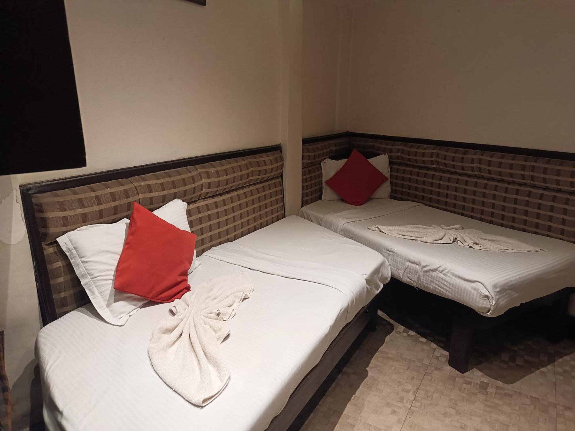 Hotel Serene 西隆 外观 照片