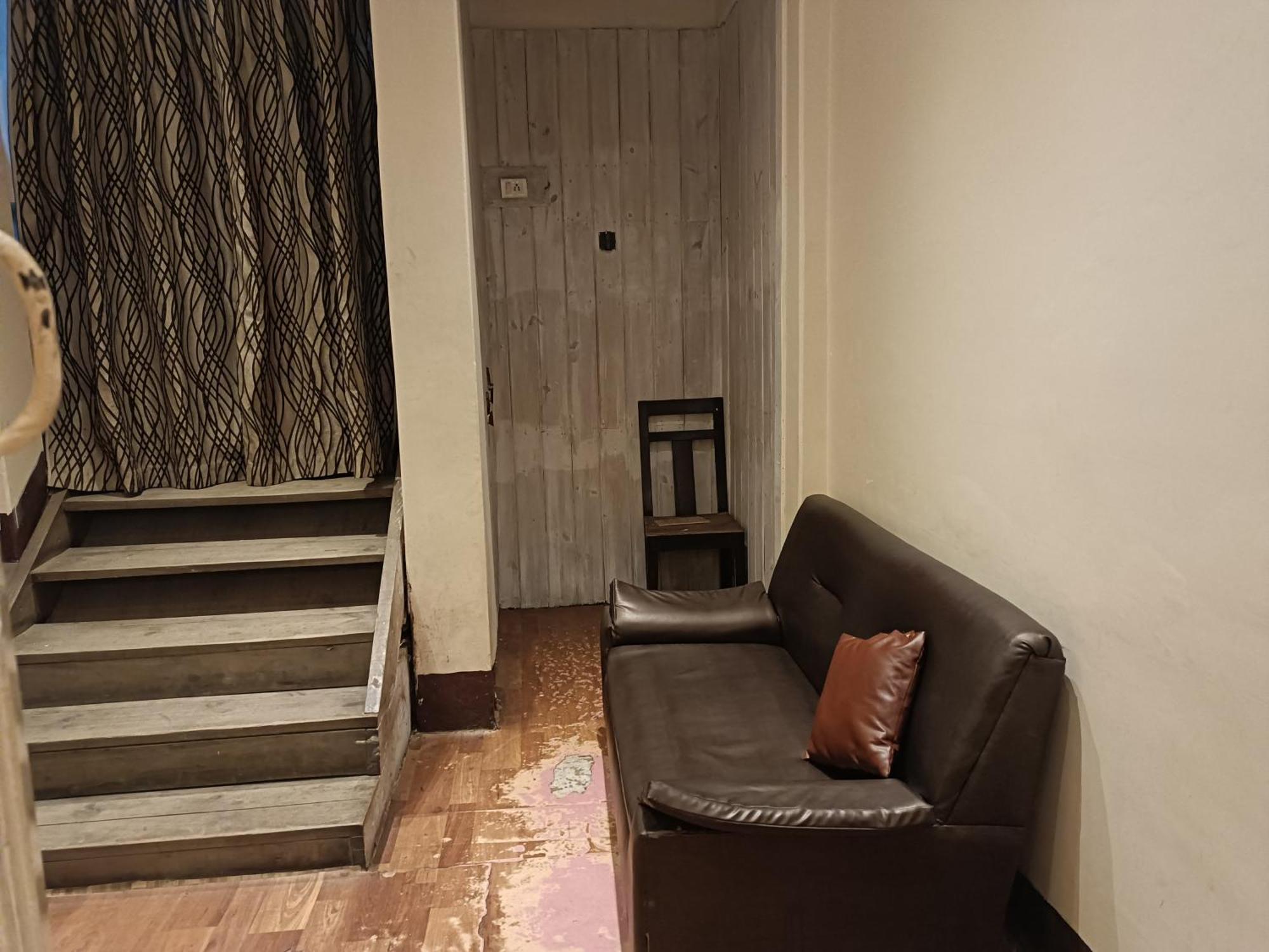 Hotel Serene 西隆 外观 照片