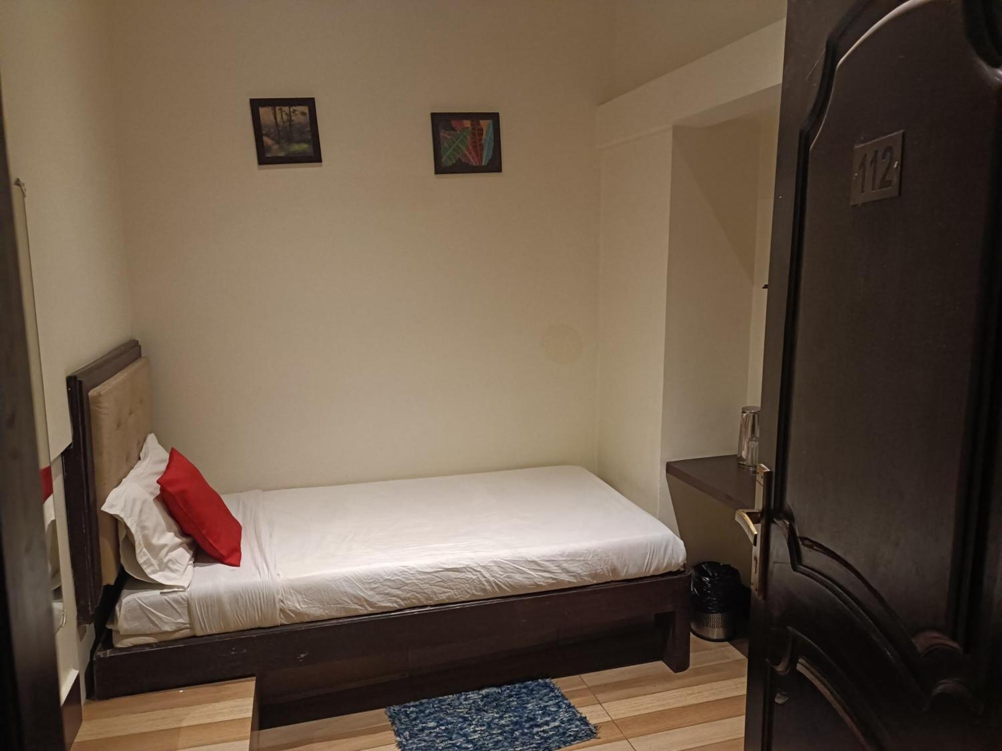 Hotel Serene 西隆 外观 照片