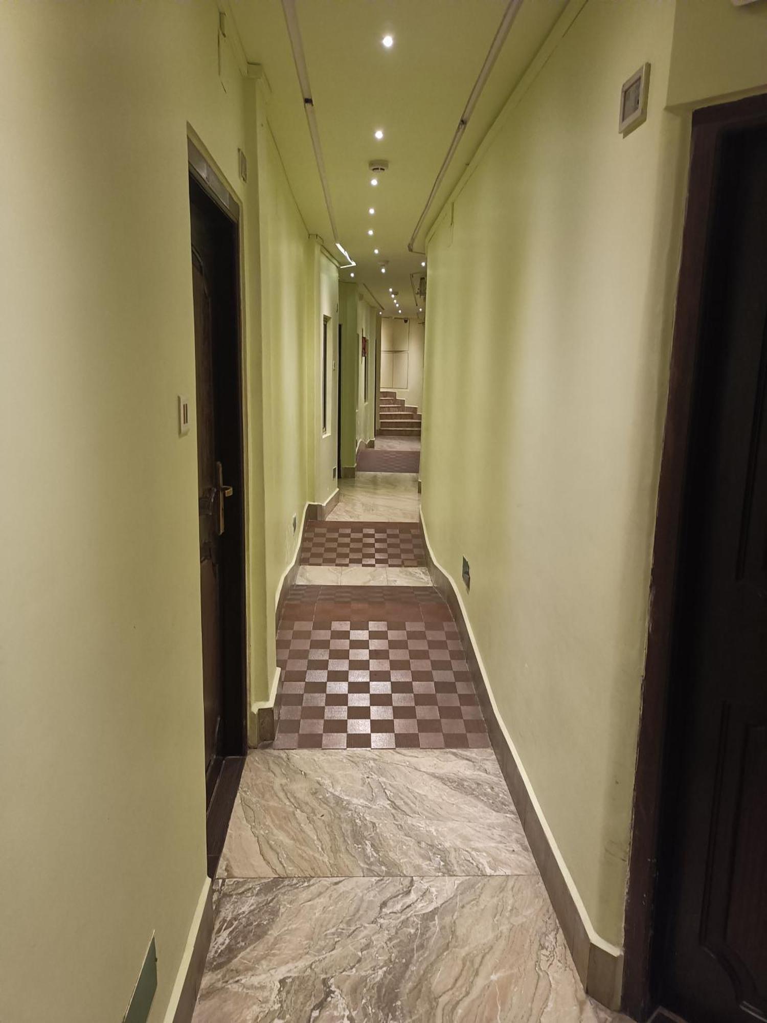 Hotel Serene 西隆 外观 照片
