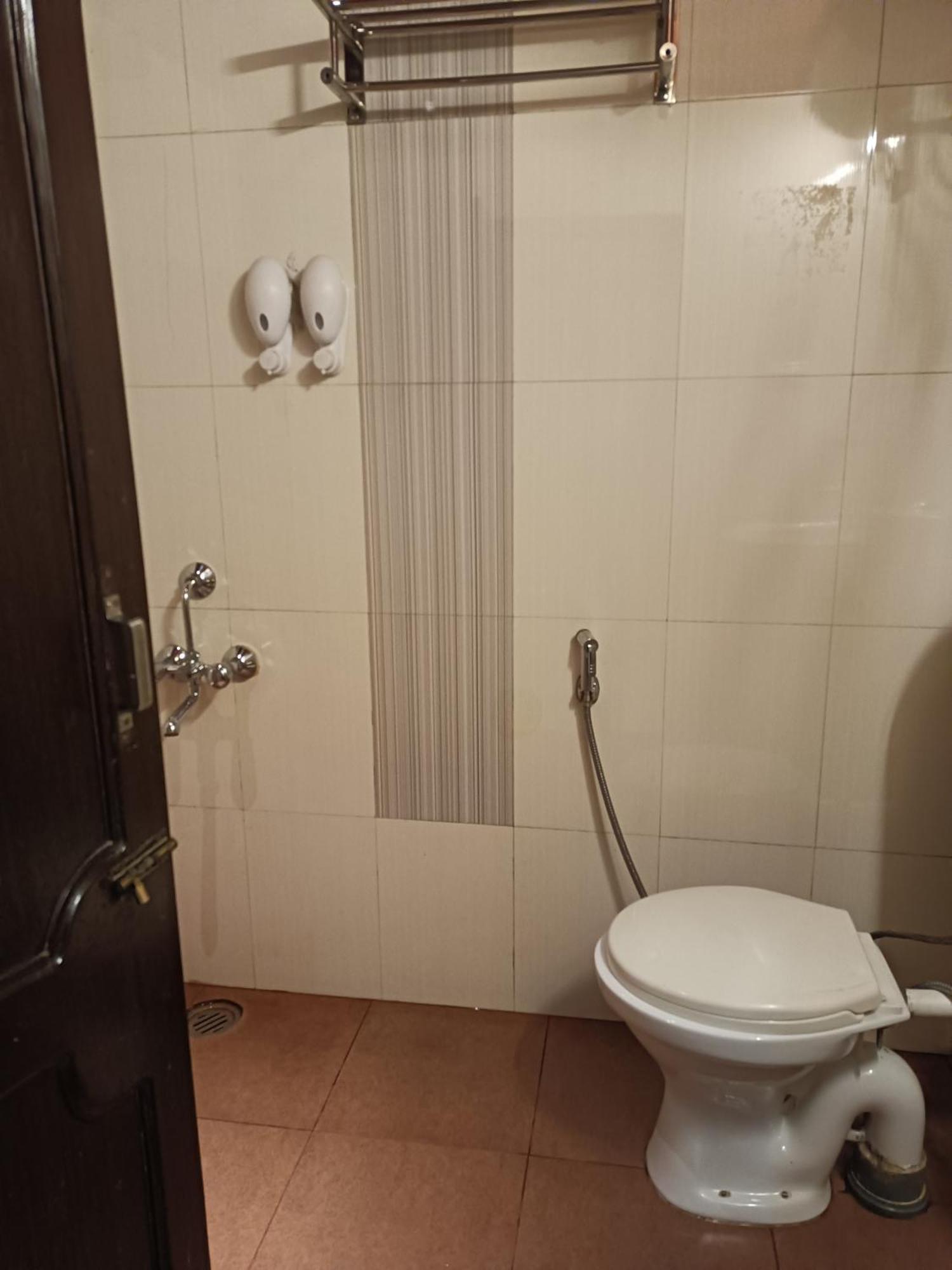 Hotel Serene 西隆 外观 照片